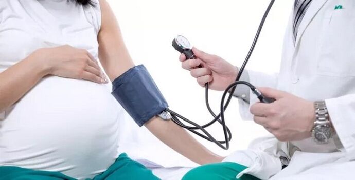 Medición da presión arterial para varices durante o embarazo